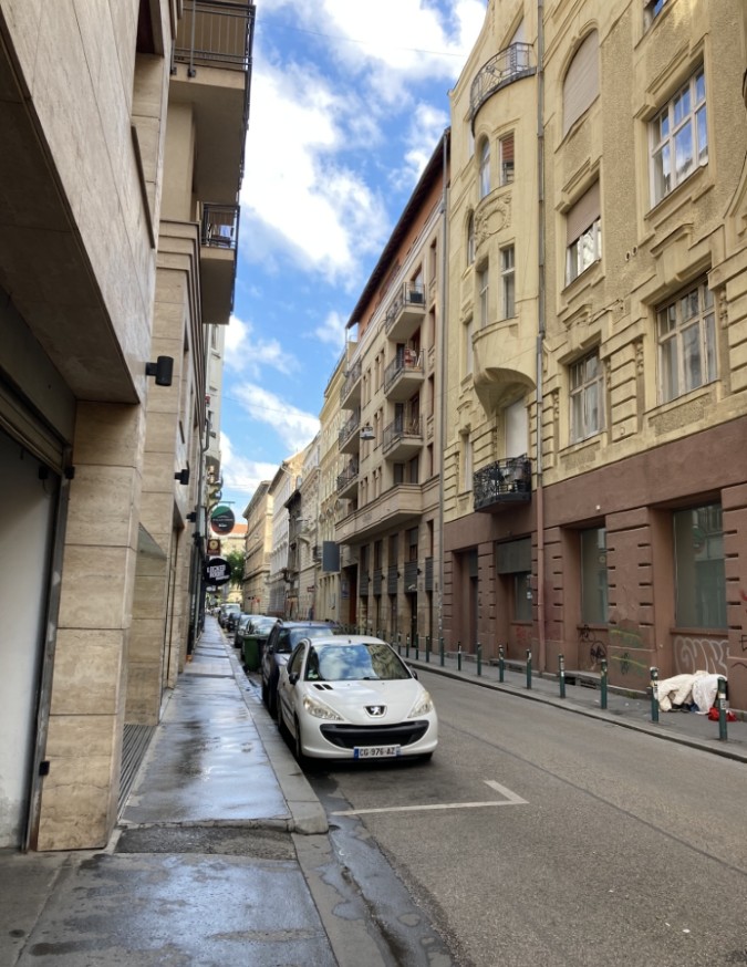 city street in Budapest travel tips